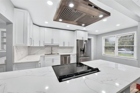 House in Gainesville, Florida 5 bedrooms, 246.47 sq.m. № 2117093 - photo 7