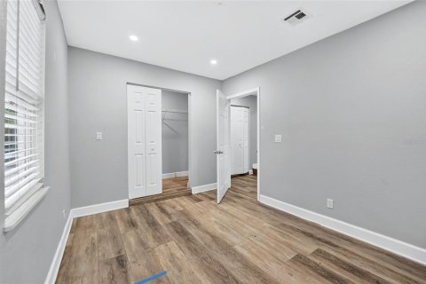 House in Gainesville, Florida 5 bedrooms, 246.47 sq.m. № 2117093 - photo 19