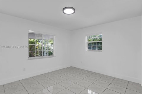 House in Hialeah, Florida 4 bedrooms, 152.08 sq.m. № 2069574 - photo 29