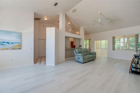 House in Port Orange, Florida 3 bedrooms, 155.89 sq.m. № 1639704 - photo 10