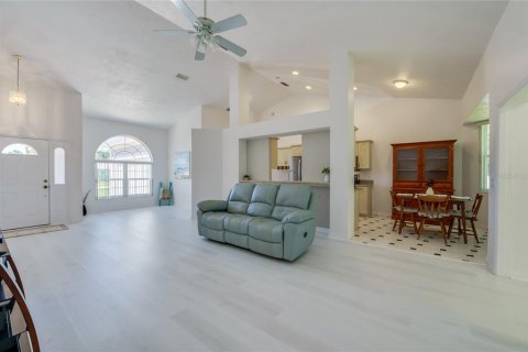 House in Port Orange, Florida 3 bedrooms, 155.89 sq.m. № 1639704 - photo 11