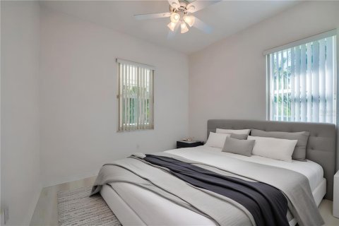 House in Port Orange, Florida 3 bedrooms, 155.89 sq.m. № 1639704 - photo 24