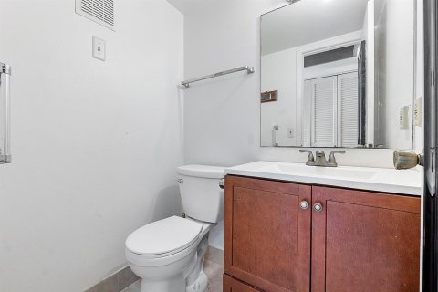 Condo in Deerfield Beach, Florida, 1 bedroom  № 2182833 - photo 10