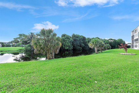 Condo in Deerfield Beach, Florida, 1 bedroom  № 2182833 - photo 12