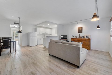 Condo in Deerfield Beach, Florida, 1 bedroom  № 2182833 - photo 3
