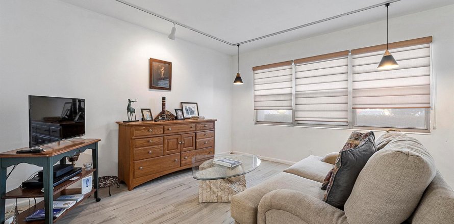 Condo in Deerfield Beach, Florida, 1 bedroom  № 2182833