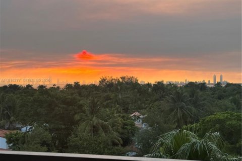 Copropriété à vendre à Miami, Floride: 1 chambre, 85.01 m2 № 2154437 - photo 23