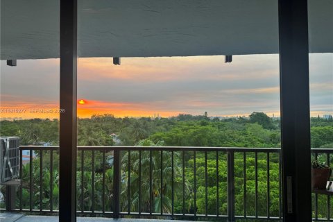 Copropriété à vendre à Miami, Floride: 1 chambre, 85.01 m2 № 2154437 - photo 3