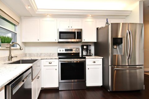 House in Edgewater, Florida 3 bedrooms, 149.76 sq.m. № 2107129 - photo 15