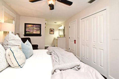 House in Edgewater, Florida 3 bedrooms, 149.76 sq.m. № 2107129 - photo 23