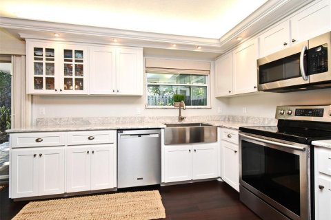 House in Edgewater, Florida 3 bedrooms, 149.76 sq.m. № 2107129 - photo 14