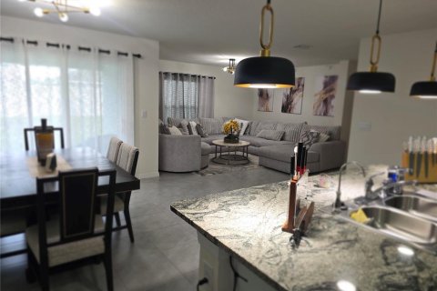House in Wimauma, Florida 4 bedrooms, 171.5 sq.m. № 2195543 - photo 5