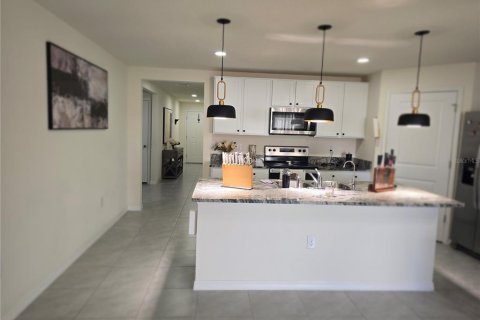 House in Wimauma, Florida 4 bedrooms, 171.5 sq.m. № 2195543 - photo 4
