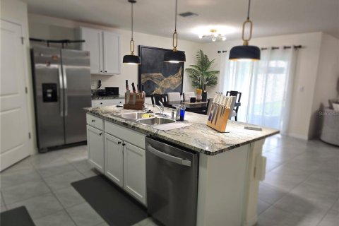 House in Wimauma, Florida 4 bedrooms, 171.5 sq.m. № 2195543 - photo 3