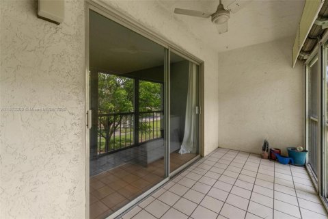 Condo in Coconut Creek, Florida, 2 bedrooms  № 1770758 - photo 20