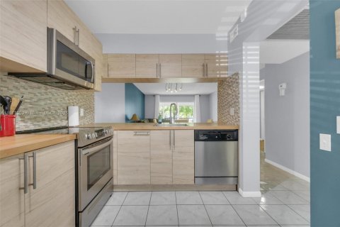 Condo in Coconut Creek, Florida, 2 bedrooms  № 1770758 - photo 5