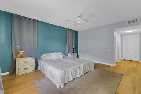 Condo in Coconut Creek, Florida, 2 bedrooms  № 1770758 - photo 16