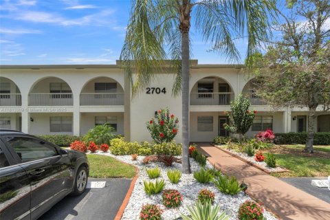 Condo in Coconut Creek, Florida, 2 bedrooms  № 1770758 - photo 2