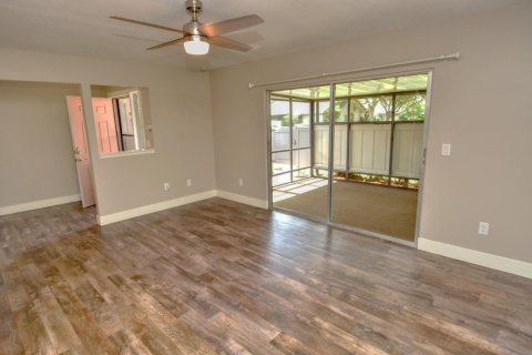 House in Jensen Beach, Florida 2 bedrooms, 96.34 sq.m. № 1225706 - photo 1