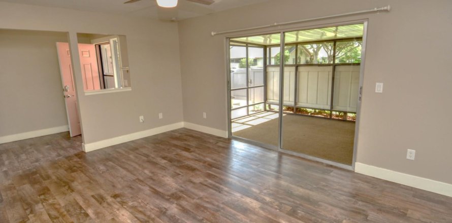 House in Jensen Beach, Florida 2 bedrooms, 96.34 sq.m. № 1225706