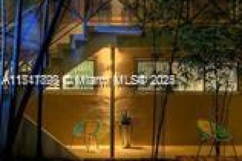 Condo in Miami Beach, Florida, 2 bedrooms № 2037606 - photo 6