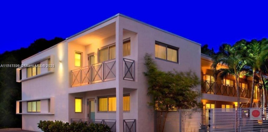 Condo in Miami Beach, Florida, 2 bedrooms № 2037606