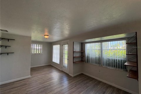 Villa ou maison à louer à Sarasota, Floride: 2 chambres, 168.43 m2 № 2297077 - photo 4