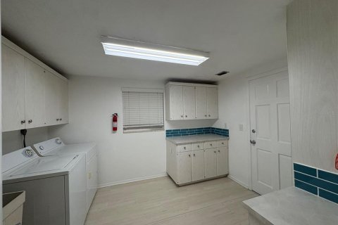 Villa ou maison à louer à Sarasota, Floride: 2 chambres, 168.43 m2 № 2297077 - photo 15