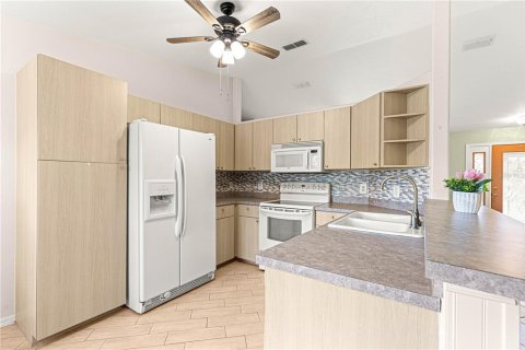 House in Ocala, Florida 3 bedrooms, 126.63 sq.m. № 1679205 - photo 13