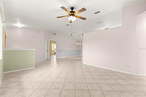 House in Ocala, Florida 3 bedrooms, 126.63 sq.m. № 1679205 - photo 6