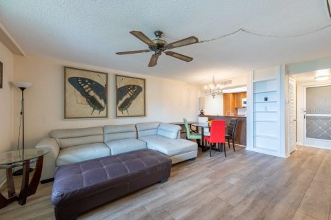 Condo in Clearwater, Florida, 1 bedroom  № 1690634 - photo 8