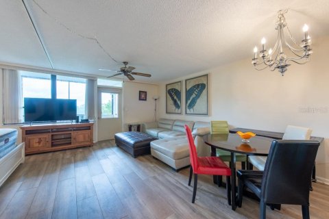 Condo in Clearwater, Florida, 1 bedroom  № 1690634 - photo 5