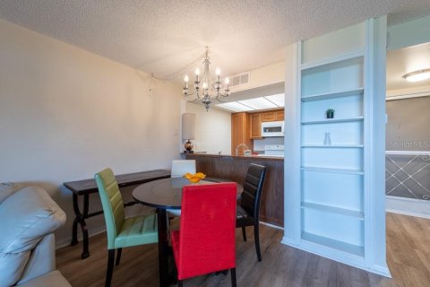 Condo in Clearwater, Florida, 1 bedroom  № 1690634 - photo 13