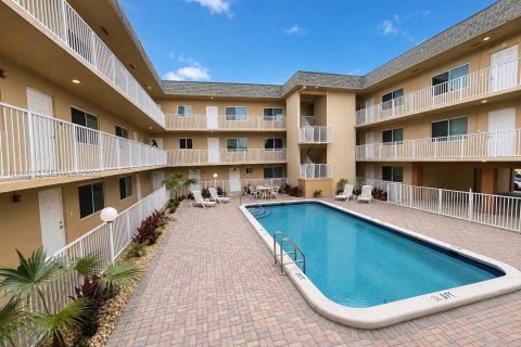 Condominio en Pembroke Pines, Florida, 1 dormitorio  № 2301904