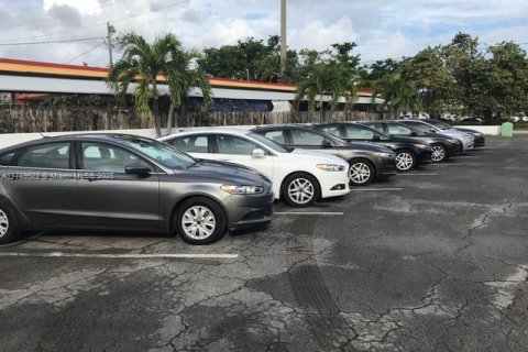 Immobilier commercial à vendre à Hollywood, Floride № 2014536 - photo 5