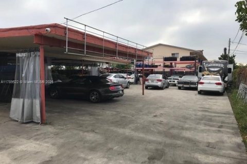 Immobilier commercial à vendre à Hollywood, Floride № 2014536 - photo 8