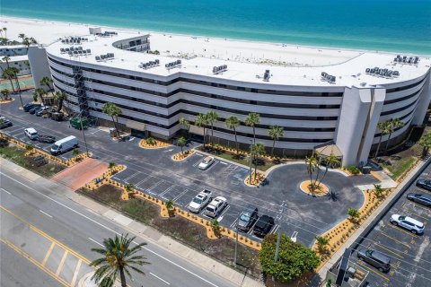 Condo in Saint Pete Beach, Florida, 2 bedrooms  № 2239009