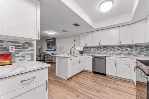 Купить кондоминиум в Клируотер, Флорида 8 комнат, 169.08м2, № 1636867 - фото 15