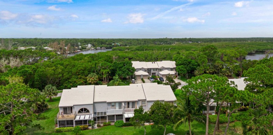 Townhouse in Jupiter, Florida 2 bedrooms, 136.01 sq.m. № 1180313