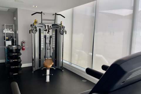 Condo in Miami Beach, Florida, 1 bedroom  № 1794409 - photo 19