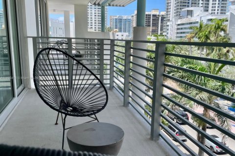 Condo in Miami Beach, Florida, 1 bedroom  № 1794409 - photo 12