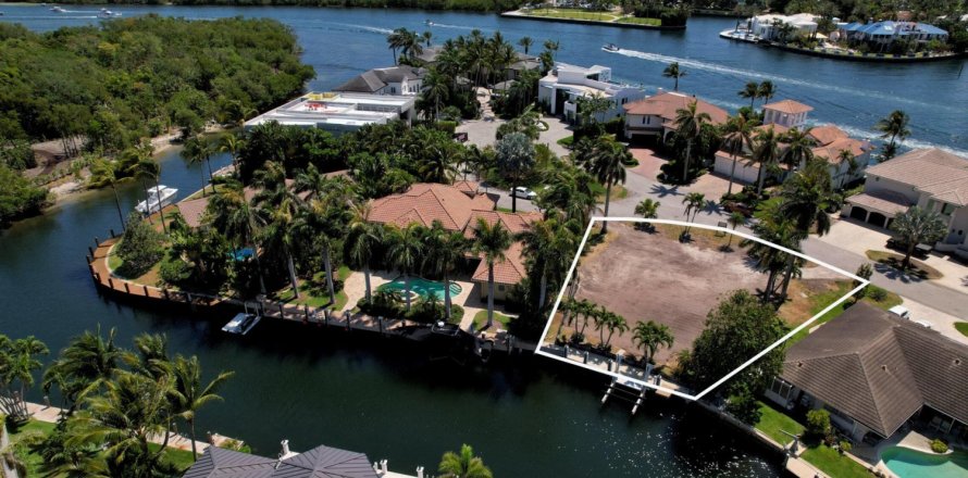 House in Boca Raton, Florida 6 bedrooms, 695.84 sq.m. № 1116908