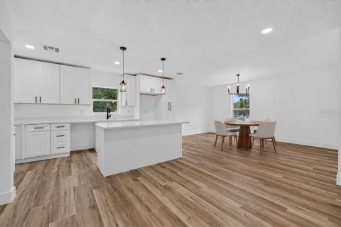 House in Riverview, Florida 4 bedrooms, 214.05 sq.m. № 2400278 - photo 21