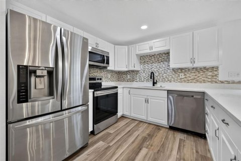 House in Riverview, Florida 4 bedrooms, 214.05 sq.m. № 2400278 - photo 6