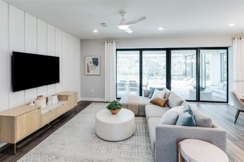 House in Sarasota, Florida 4 bedrooms, 267.84 sq.m. № 2152407 - photo 6