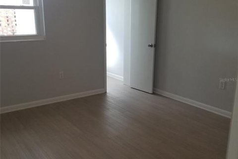 Condo in Winter Haven, Florida, 2 bedrooms  № 1608474 - photo 5