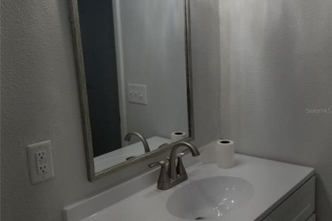 Condo in Winter Haven, Florida, 2 bedrooms  № 1608474 - photo 9