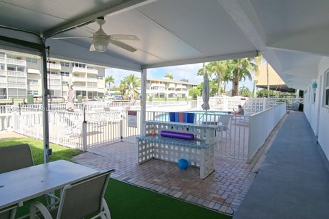 Condo in Hallandale Beach, Florida, 1 bedroom  № 1790671 - photo 19