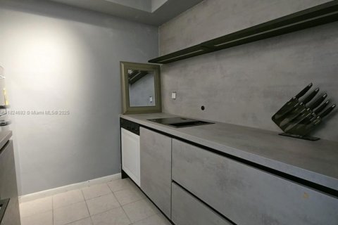 Condo in Hallandale Beach, Florida, 1 bedroom  № 1790671 - photo 7
