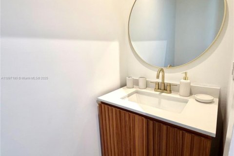 Снять в аренду виллу или дом в Майами, Флорида 3 спальни, 149.85м2, № 1948738 - фото 12